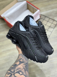 SHOX R4 "ALL BLACK"