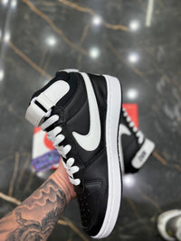 Borough Mid “Preto/Branco"